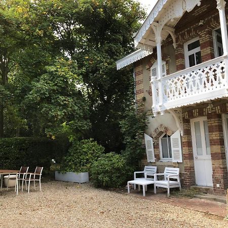 Les Graves Villa Villerville Exteriör bild