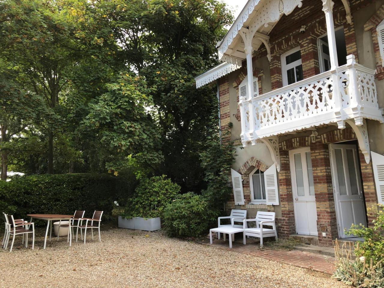 Les Graves Villa Villerville Exteriör bild